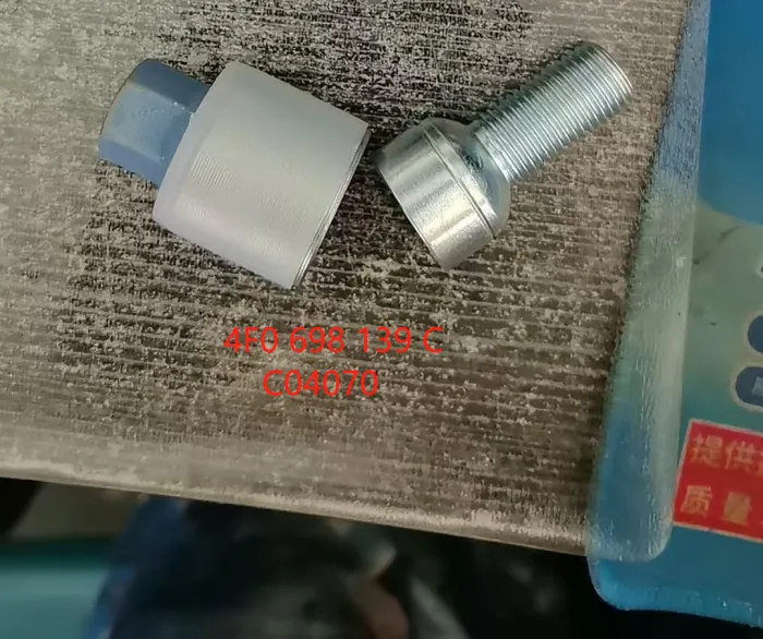 4F0698139C Wheel Bolt for 