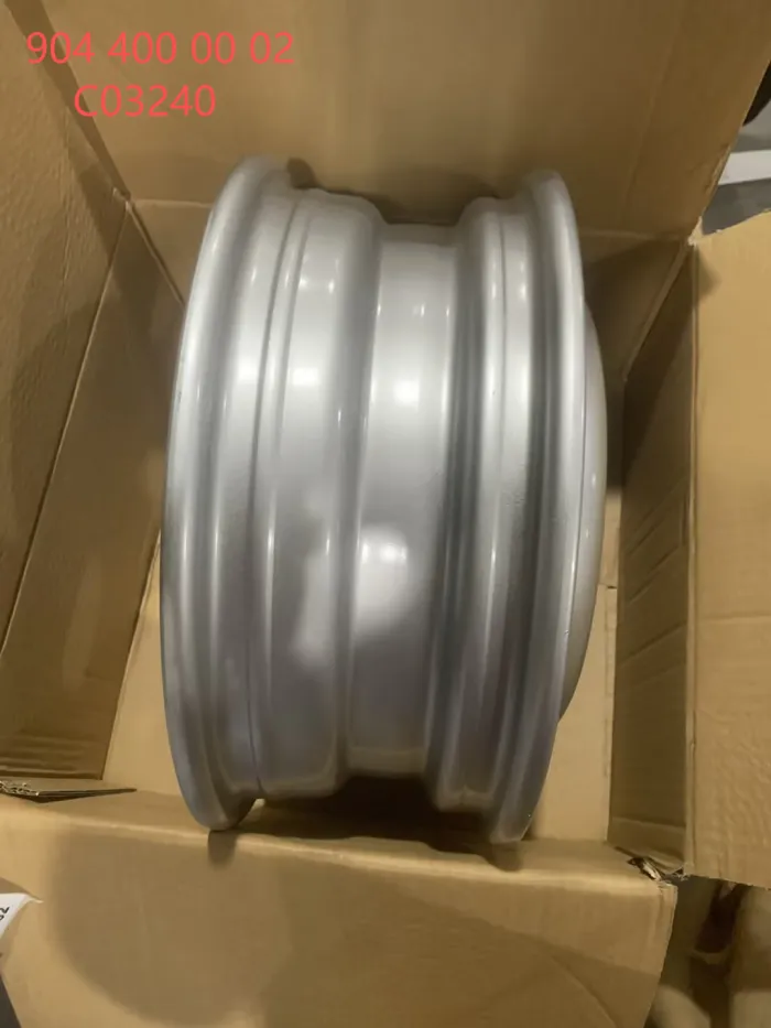 9044000002 Transmission Parts Wheel Hub for