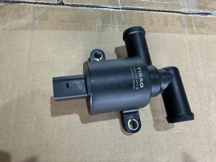 4H0121671D Heater Control Valve for AUDI A3, VW ARTEON, SEAT IBIZA IV SC (6J1, 6P5), IBIZA Mk IV SC (6J1, 6P5), SKODA OCTAVIA III (5E3, NL3, NR3)