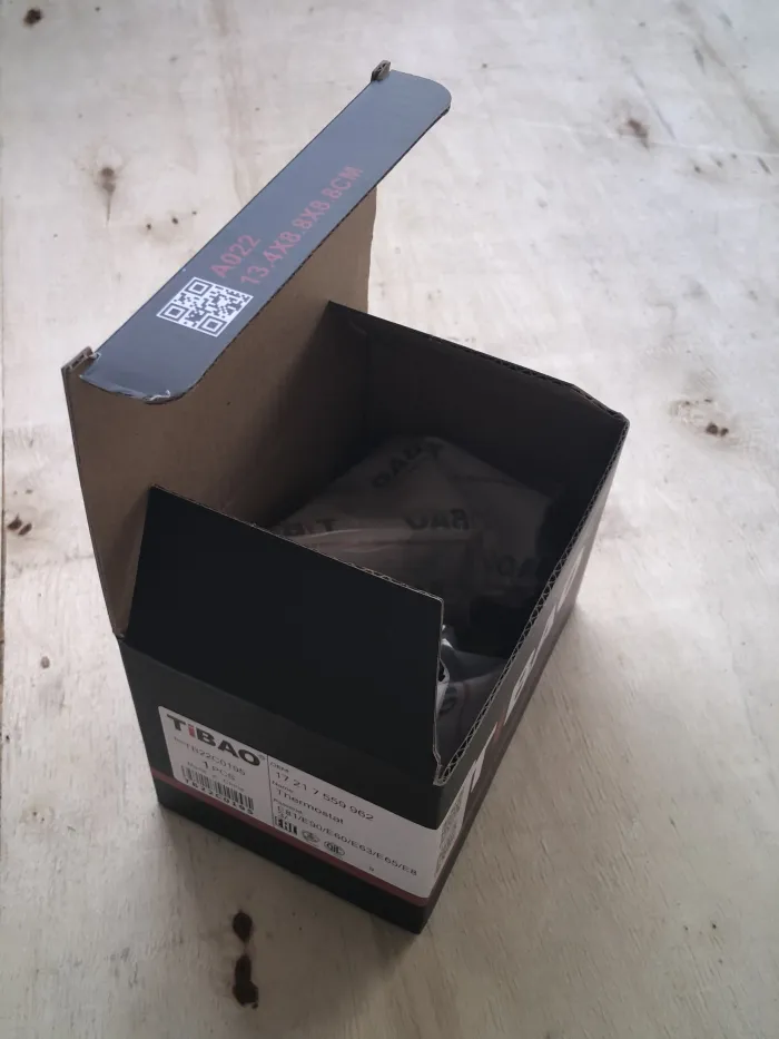 17217559962 Engine Parts Thermostat for BMW 5 (E60), 7 (E65, E66, E67), 6 (E63)