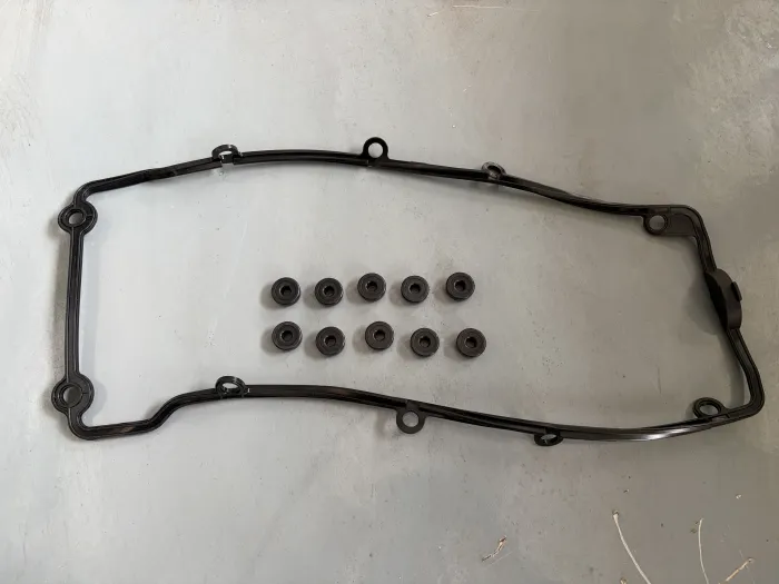 11121432885KIT Engine Parts Valve Cover Gasket for 