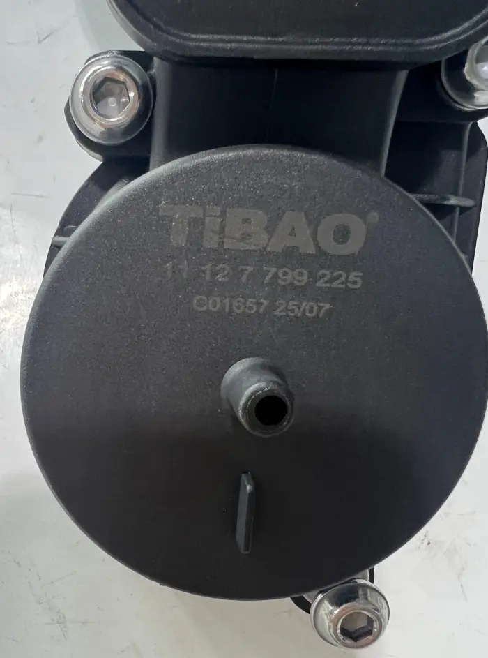 11127799225 Engine Parts Engine Block Breather Valve for BMW X3 (E83), 3 Touring (E46), 7 (E65, E66, E67), 5 (E60), X5 (E53)