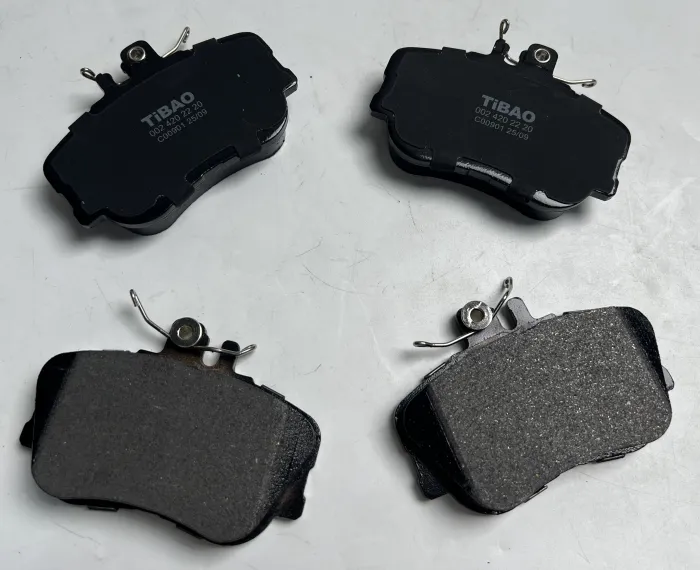 0024202220 Brake Pads for MERCEDES-BENZ C-CLASS (W202)