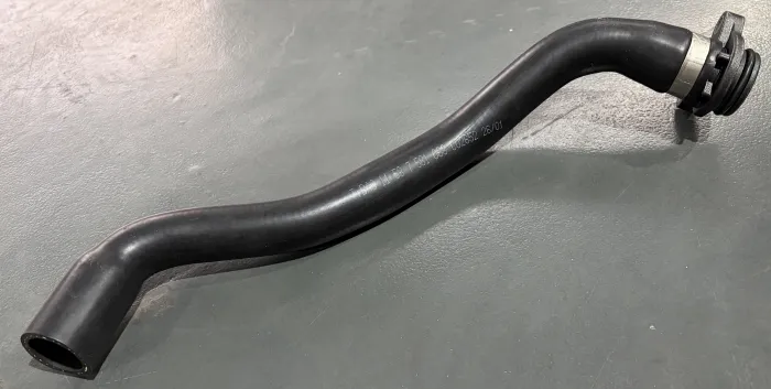 11537581063 Engine Parts Cooling Water Pipe for