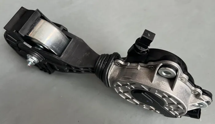 11287598832 Engine Parts Belt Tensioner for BMW 1 Series, CITROËN DS5, DS DS 3 (SA_), DS3 (SA_), MINI MINI CLUBVAN (R55), OPEL GRANDLAND / GRANDLAND X (A18, P1UO), PEUGEOT 308 I (4A_, 4C_), VAUXHALL ASTRA Mk VIII (L)