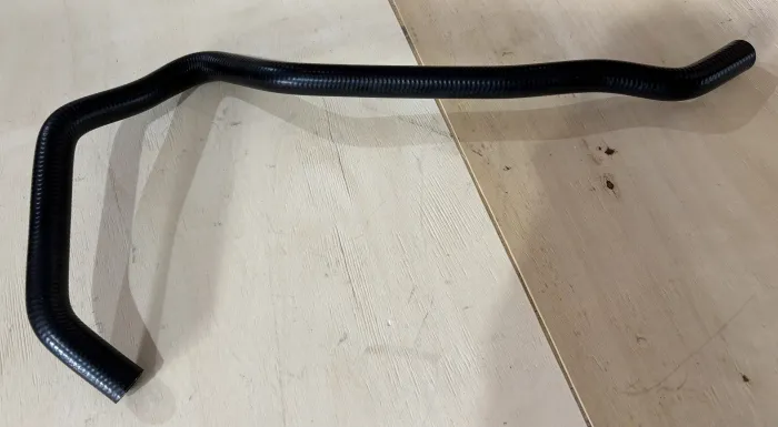 11537581872 Engine Parts Cooling Water Pipe for BMW 5 (F10), 7 (F01, F02, F03, F04)