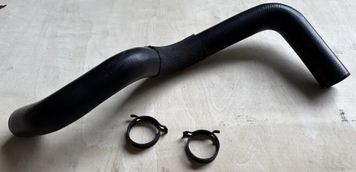 LR013681 Engine Parts Cooling Water Pipe for