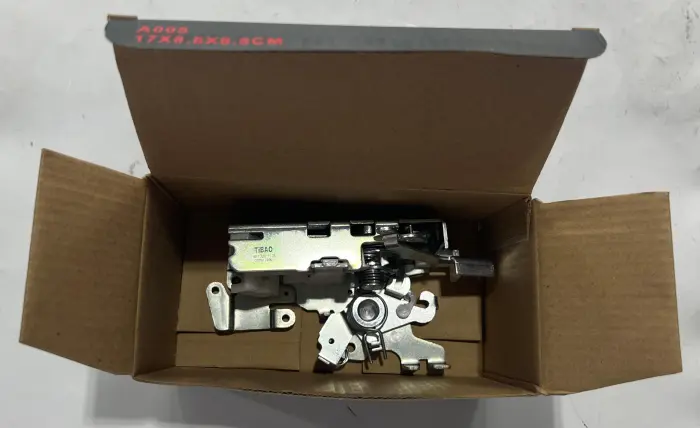 9017201135 Door Lock Actuator for MERCEDES-BENZ SPRINTER 2-t Platform/Chassis (B901, B902), UNIMOG, V-CLASS (638/2), VITO Bus (W638), E-CLASS (W124), MK, NG, 123 Break (S123)