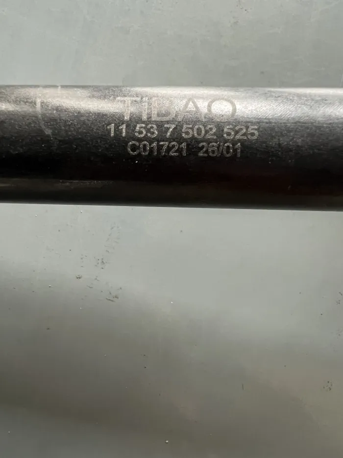 11537502525 Engine Parts Cooling Water Pipe for BMW Z4 Roadster (E85), Z3 Roadster (E36), 5 (E39), 7 (E38)