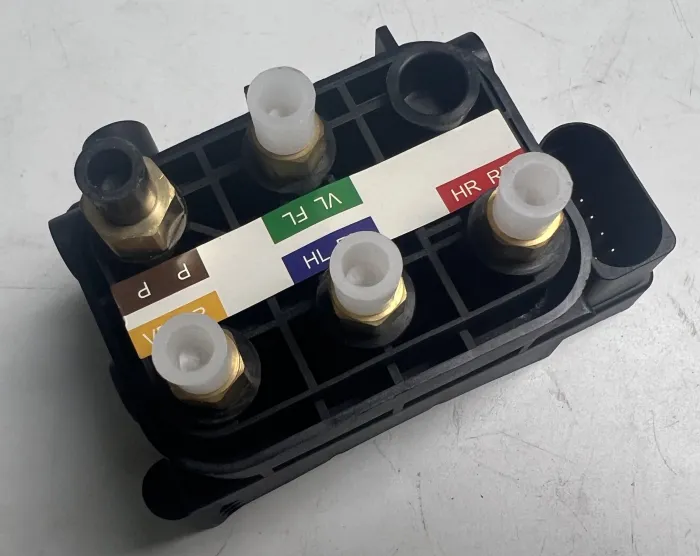 0993200058 Air Suspension Parts Air Spring Solenoid Valve Block for