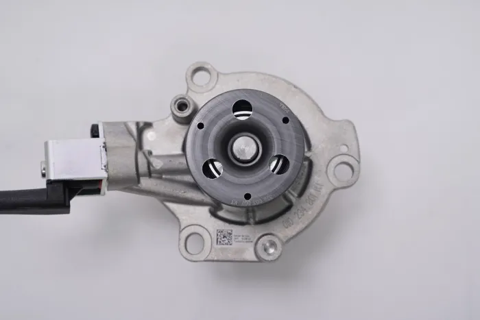 04L121011E Engine Parts Water Pump for AUDI Q2, VW TIGUAN, MAN TGE Van, SEAT LEON Hatchback Van (5F1), SKODA KAROQ (NU7, ND7)