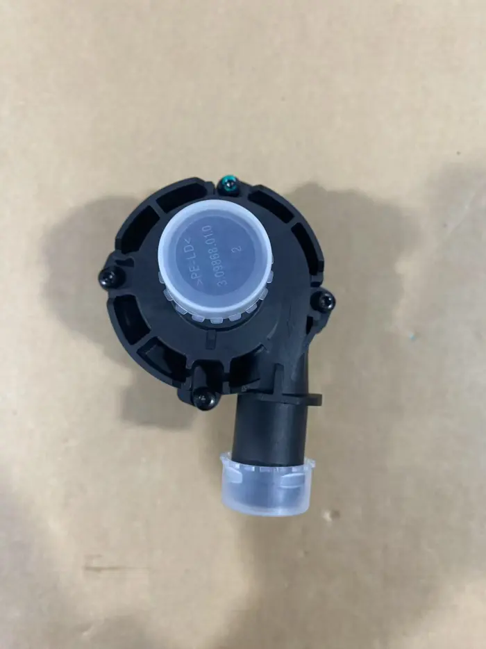 LR049317 Engine Parts Auxiliary Water Pump for JAGUAR XE (X760), LAND ROVER RANGE ROVER IV (L405)