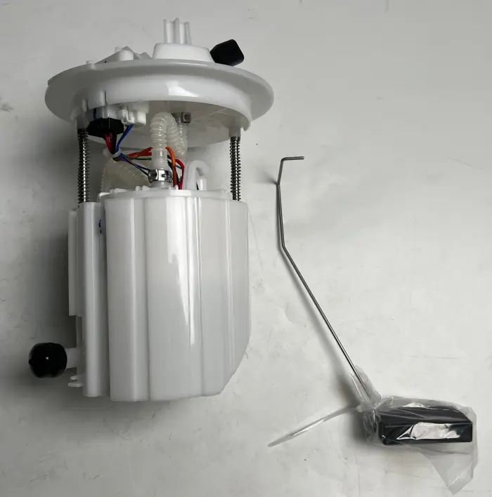 1664701794 Engine Parts Fuel Pump for