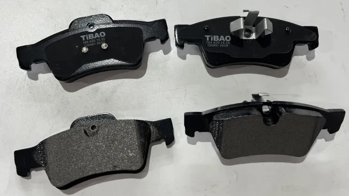 1644201520 Brake Pads for MERCEDES-BENZ G-CLASS (W463), R-CLASS (W251, V251), GL-CLASS (X164), M-CLASS (W164)