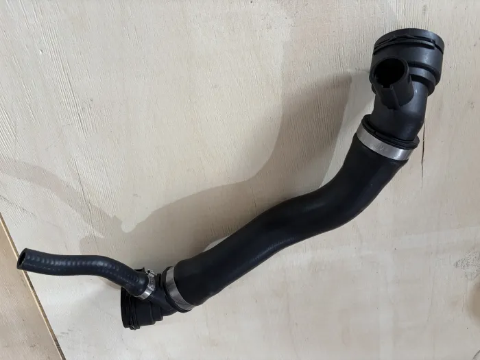 17127576358 Engine Parts Cooling Water Pipe for BMW X6 (E71, E72), X5 (E70)