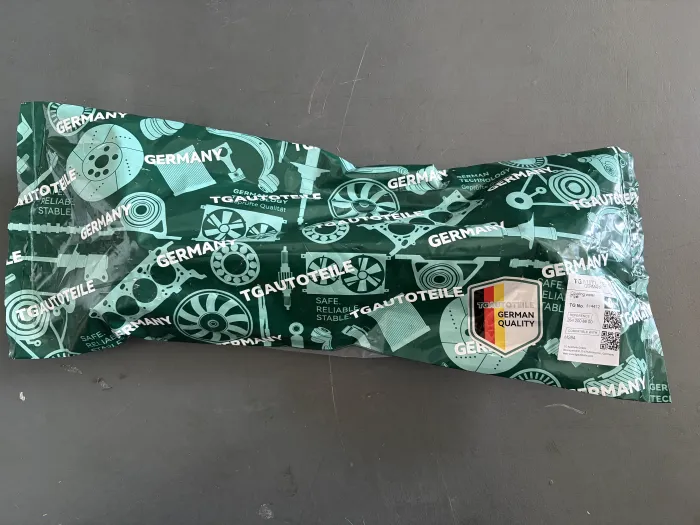 2642008600 Engine Parts Cooling Water Pipe for