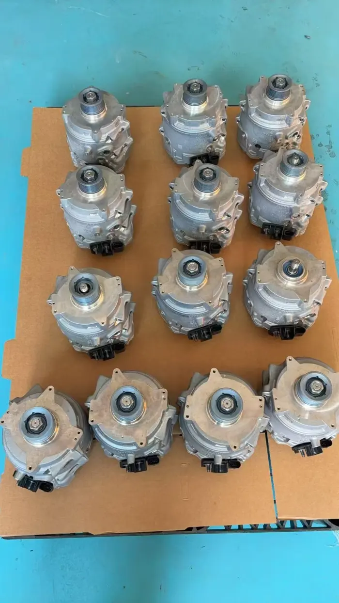 4N0903028N Alternator for AUDI A8 D5 (4N2, 4N8, 4NC, 4NL), Q5 (FYB, FYG), A4 B9 (8W2, 8WC), A5 (F53, F5P), A6 C8 (4A2), Q7 (4MB, 4MG), Q8 (4MN), A7 Sportback (4KA)