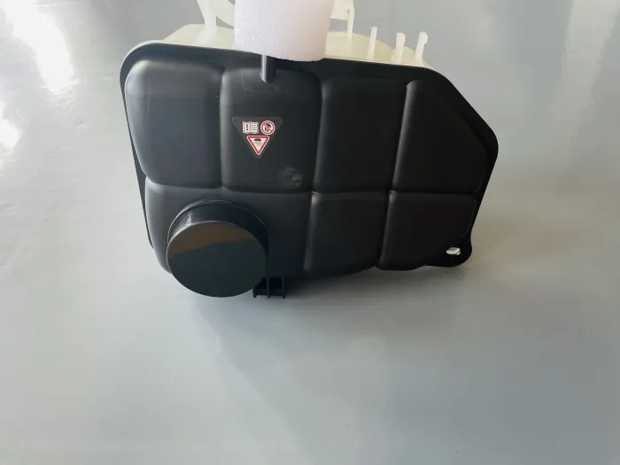 2035000049 Engine Parts Expansion Tank for MERCEDES-BENZ CLC-CLASS (CL203), CLK (C209), C-CLASS (W203)
