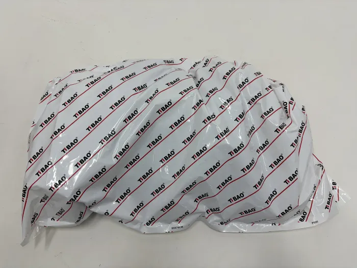 LR105956 Engine Parts Engine Valve Cover for CITROËN C5 III Break (RW_), JAGUAR XF II (X260), LAND ROVER DISCOVERY IV VAN (L319), PEUGEOT 407 Coupe (6C_)