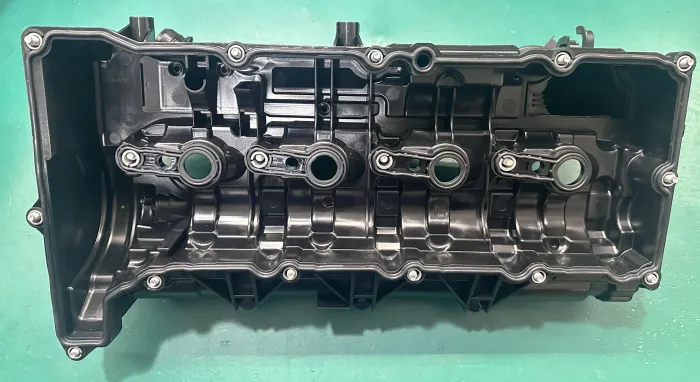11128589943 Engine Parts Engine Valve Cover for MINI MINI CLUBVAN (R55), MINI PACEMAN (R61), MINI Roadster (R59), COUNTRYMAN (R60), MINI (R56), CLUBMAN (R55), MINI Convertible (R57), MINI Coupe (R58)