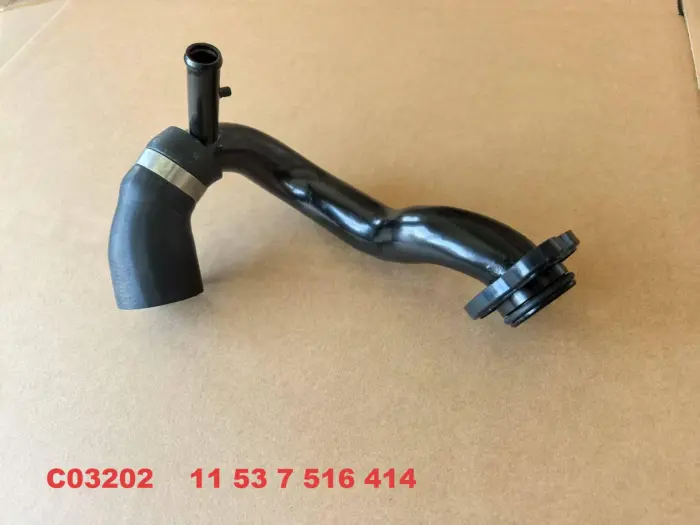 11537516414 Engine Parts Cooling Water Pipe for BMW 3 Touring (E91), X1 (E84), Z4 Roadster (E85), 5 Touring (E61), X3 (E83), 1 (E87), 6 Convertible (E64), 7 (E65, E66, E67)