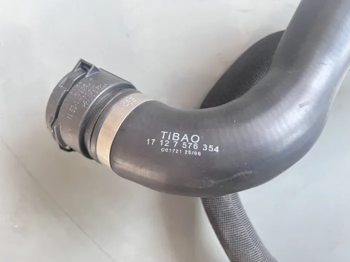 17127576354 Engine Parts Cooling Water Pipe for BMW X6 (E71, E72), X5 (E70)