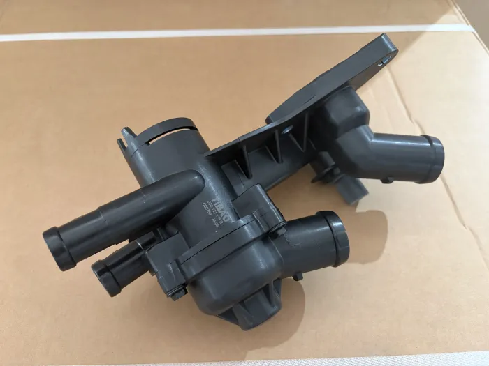 03C121111B Engine Parts Thermostat Housing for AUDI A3, VW FOX, SEAT IBIZA IV ST (6J8, 6P8), IBIZA Mk IV ST (6J8, 6P8), SKODA FABIA II Combi (545), FABIA II Combi (5J, 545)