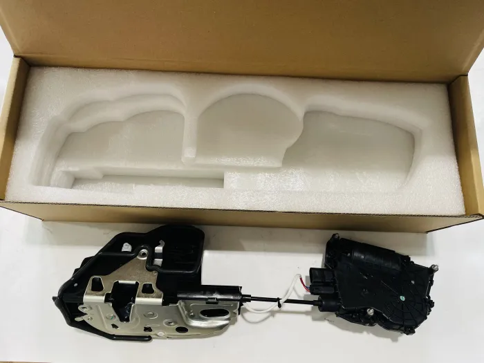 51217185689 Door Lock for BMW 5 (F10), 7 (F01, F02, F03, F04)