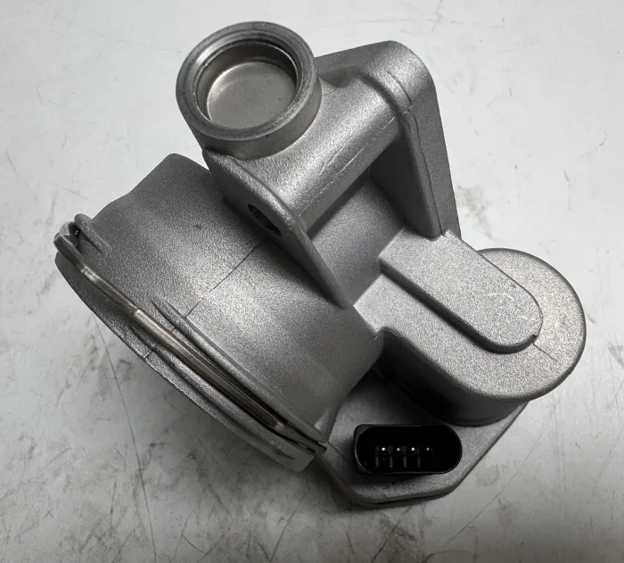 038128063G Engine Parts Throttle Body for AUDI A3, VW BORA, MITSUBISHI GRANDIS (NA_W), GRANDIS (NA_W, BA), GRANDIS I (NA_, SEAT ALHAMBRA (7V8, 7V9), SKODA SUPERB II Estate (3T5)