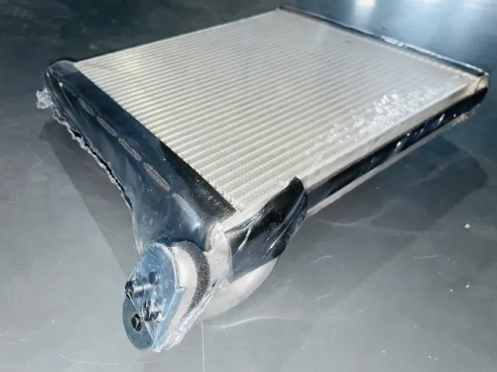 8850126211 Air Conditioning Evaporator for TOYOTA RAV 4 IV (_A4_), RAV 4 IV VAN (_A4_), ALTIS Saloon (_E15_), AURIS (_E15_), RAV 4 / VANGUARD III (_A3_), HIACE V Van (TRH2__, KDH2__, LH2__, GDH2__), AURIS Hatchback Van (_E15_), HIACE / COMMUTER V Bus