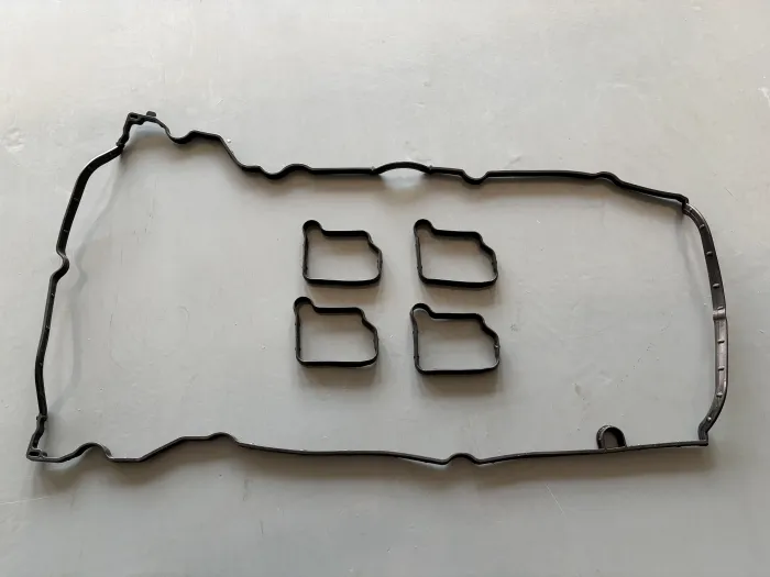 2710161221 Engine Parts Valve Cover Gasket for MERCEDES-BENZ C-CLASS (W204), SLK (R172), E-CLASS Coupe (C207)