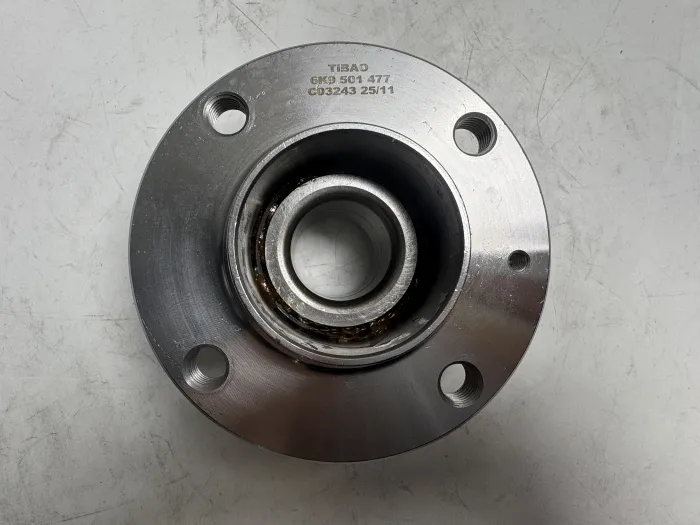 6K9501477 Transmission Parts Wheel Hub for VW CADDY, SEAT INCA (6K9)