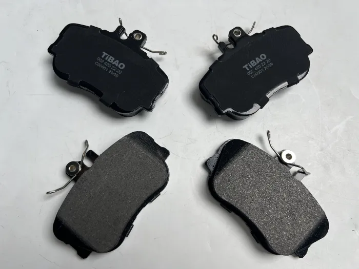 0024202220 Brake Pads for MERCEDES-BENZ C-CLASS (W202)