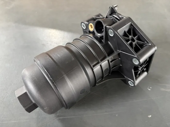 06M115401L Engine Parts Oil Filter Housing for AUDI A8, VW TOUAREG