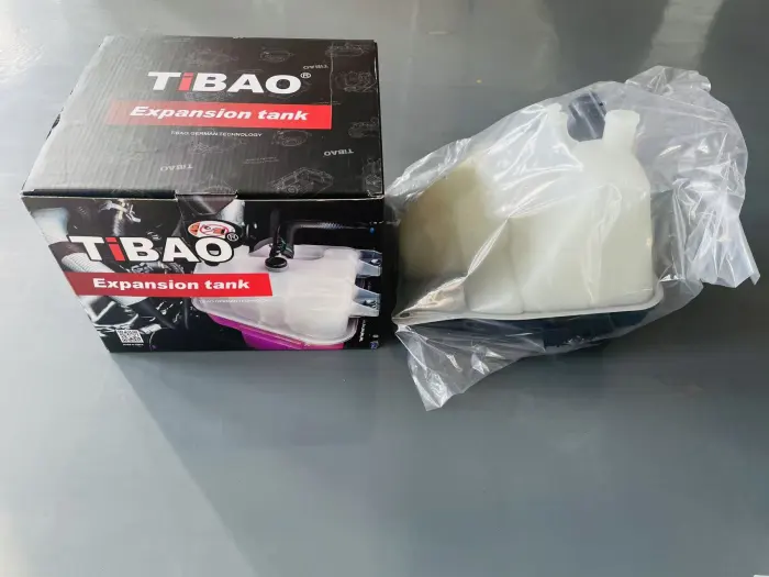 2035000049 Engine Parts Expansion Tank for MERCEDES-BENZ CLC-CLASS (CL203), CLK (C209), C-CLASS (W203)