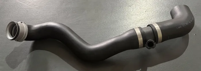 2115015682 Engine Parts Cooling Water Pipe for MERCEDES-BENZ CLS (C219), E-CLASS (W211)