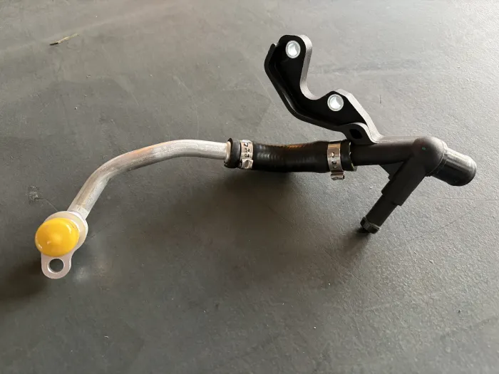 2782000000 Engine Parts Cooling Water Pipe for