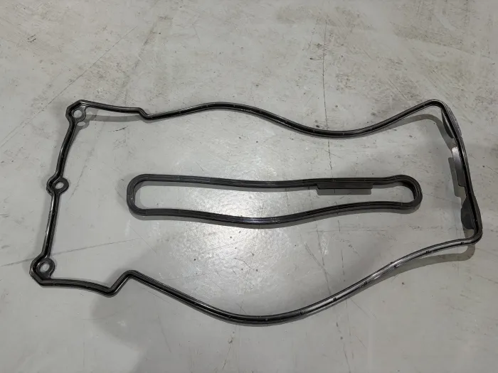 11129069871 Engine Parts Valve Cover Gasket for BMW 5 Touring (E34), 7 (E32), 8 (E31)