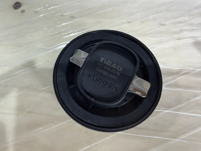 1110180302 Oil Filler Cap for MERCEDES-BENZ GLC , VW LT, CHRYSLER PT CRUISER (PT_), PT CRUISER Hatchback (PT_), PT C, JEEP GRAND CHEROKEE II (WJ, WG), GRAND CHEROKEE II SUV , NEOPLAN Skyliner, SETRA Series 400, SMART FORTWO Cabrio (451)