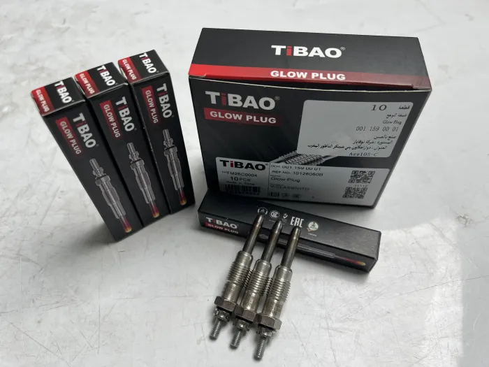 0011590001 Engine Parts Glow Plug for MERCEDES-BENZ VITO Bus (W638), SPRINTER 2-t Platform/Chassis (B901, B902), V-CLASS (638/2), O 100, G-CLASS Cabrio (W460), E-CLASS (W124), C-CLASS (W202), S-CLASS (W140), UNIMOG, T1 Bus (B601), 124 Saloon (W124), 