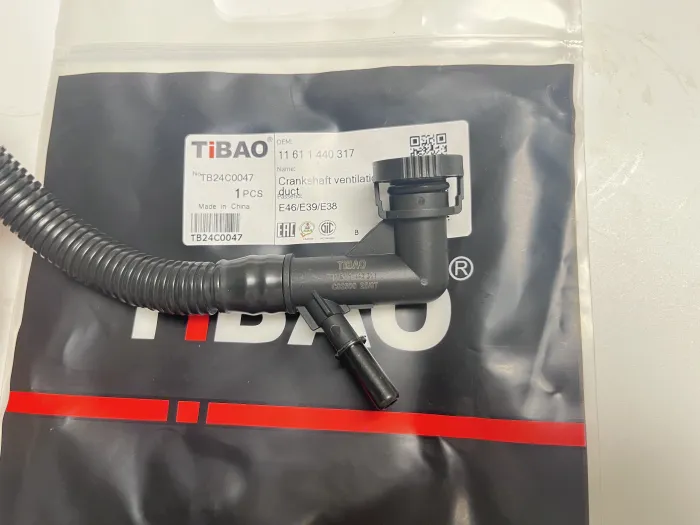 11611440317 Engine Parts Breather Hose for BMW 3 (E46), Z3 Roadster (E36), 5 (E39), 7 (E38)