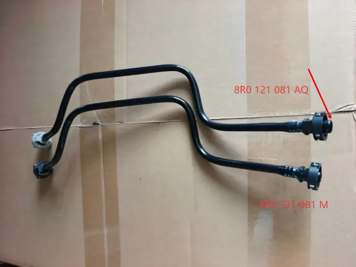 8R0121081M Engine Parts Cooling Water Pipe for