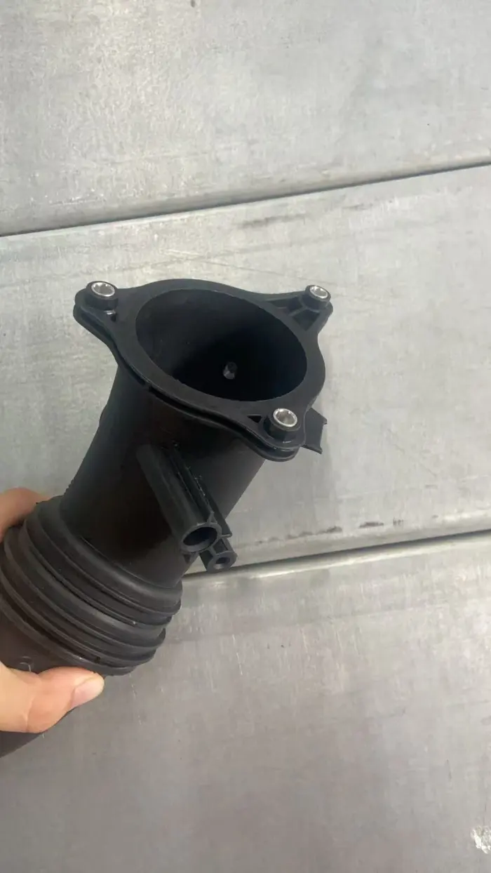 13718601683 Engine Parts Turbocharger Pipe for BMW 1 (F20)