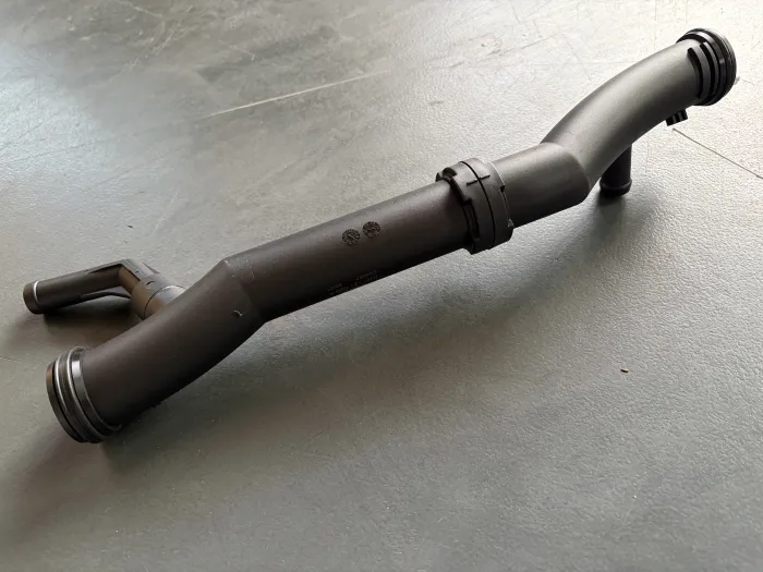 03C121065F Engine Parts Cooling Water Pipe for AUDI A1, VW MAGOTAN, SEAT IBIZA IV Hatchback Van (6J1), SKODA FABIA II (542), FABIA II (5J, 542)