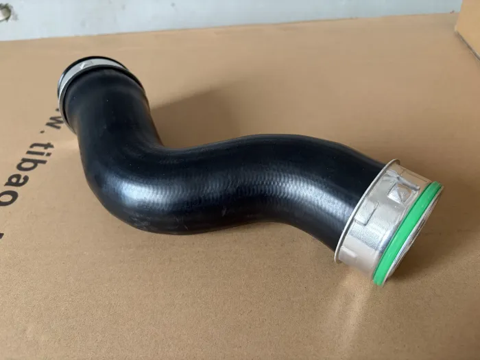 1K0145832E Engine Parts Turbocharger Pipe for AUDI TT, VW BORA, SEAT ALTEA XL (5P5, 5P8), SKODA OCTAVIA II Combi (1Z5)