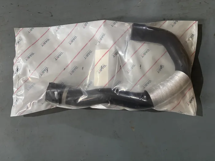 11537581942 Engine Parts Cooling Water Pipe for BMW 5 (F10), 7 (F01, F02, F03, F04)