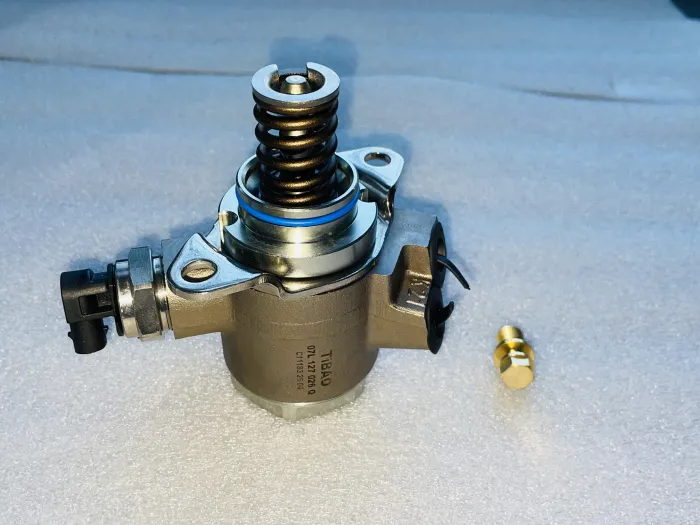07L127026Q Engine Parts High Pressure Pump for