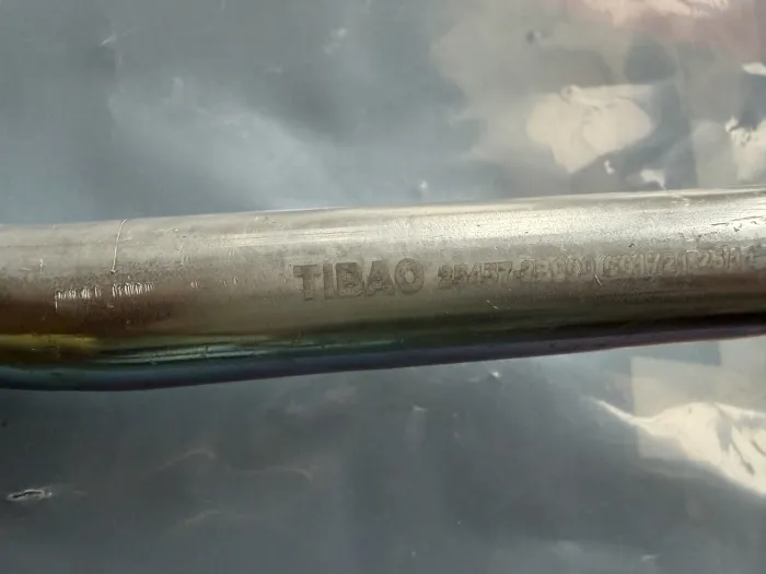 254572B000 Engine Parts Coolant Pipe for HYUNDAI i30 Estate (GD), i30 II Estate (GD), KIA VENGA (YN)