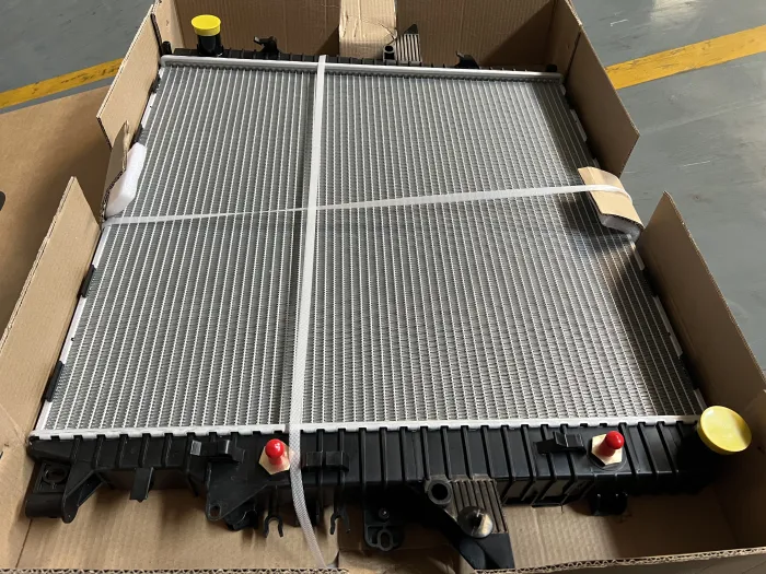 PCC500040 Engine Parts Radiator for LAND ROVER DISCOVERY III (L319), RANGE ROVER SPORT I (L320)