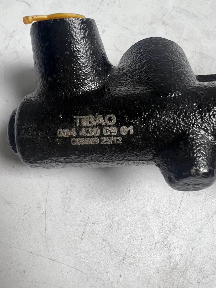 0044300901 Brake Master Cylinder for MERCEDES-BENZ SL (R107), S-CLASS (W116), 123 Saloon (W123)